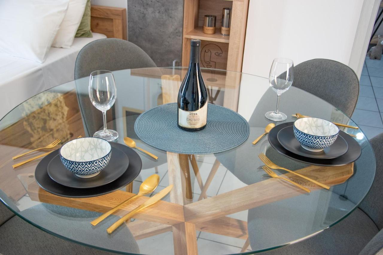 Anesis Apartment *